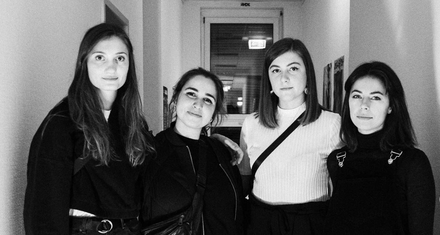 komma 23: Y: Generation team